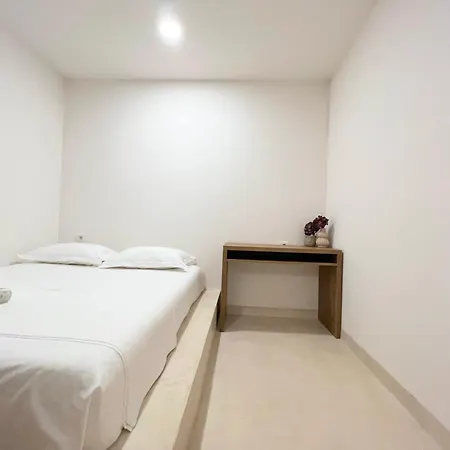 Exclusive Offer - Cave By The Sea *