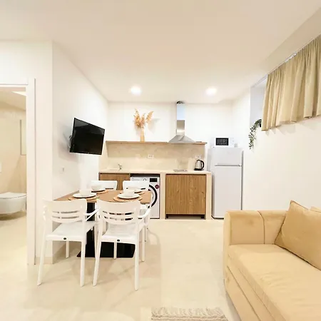 Exclusive Offer - Cave By The Sea *