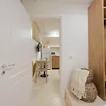 Exclusive Offer - Cave By The Sea Apartment