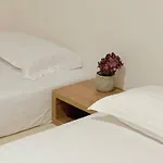 Exclusive Offer - Cave By The Sea Apartment