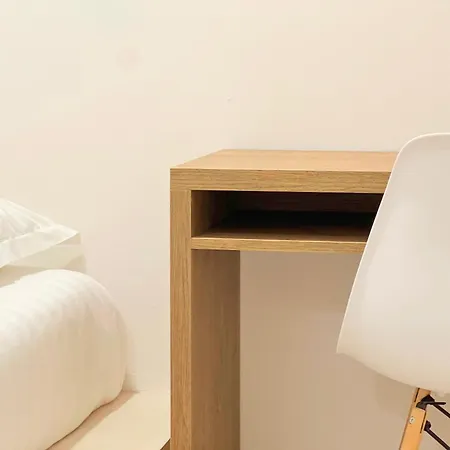 Cave By The Sea Apartment *