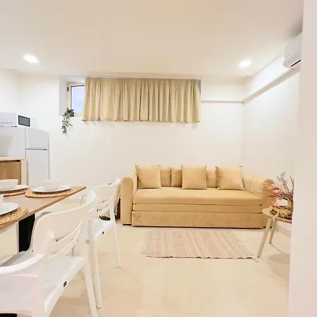 Apartment Cave By The Sea